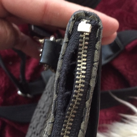 👖Blk/Tan Coach Mini Sig. Bag w long strap👖 - Picture 6 of 6